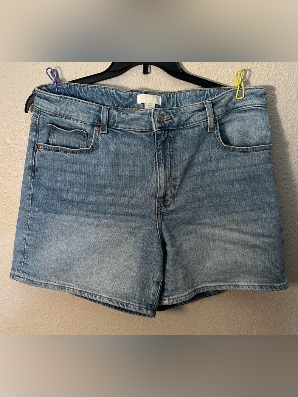 H&M Light Blue Denim Women’s Jean Shorts 5” Inseam